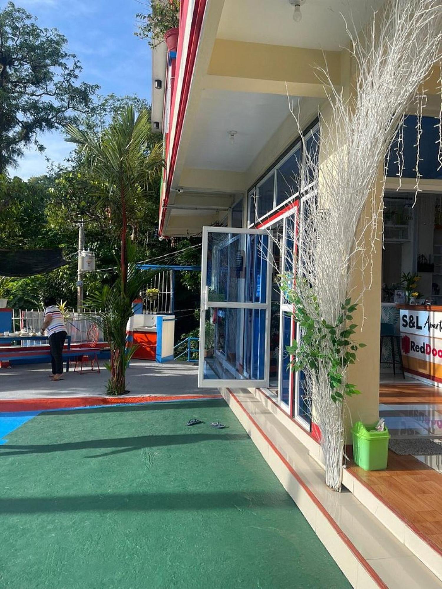Reddoorz At S & L Apartelle Daraga Albay Legazpi Ngoại thất bức ảnh